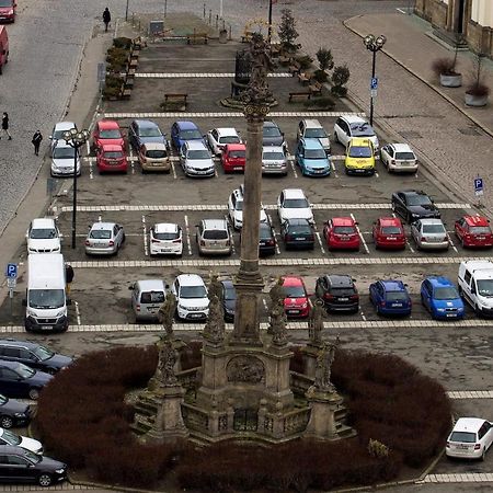 Apartman V Centru Na Velkem Namesti Hradec Králové Eksteriør billede